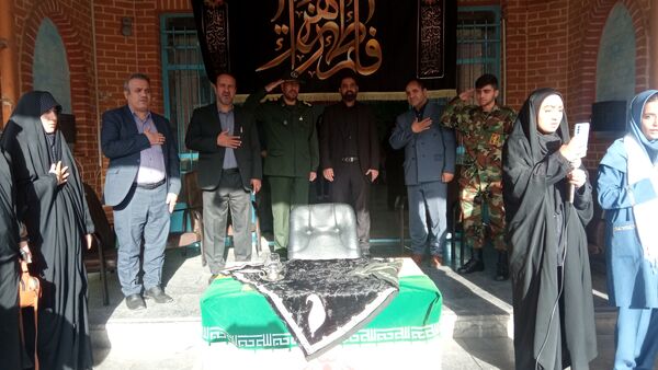 مراسم سیزدهم آبان ماه در مدرسه الزهرا با هدف استکبار ستیزی 