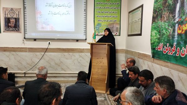 جلسه انجمن اولیان و مربیان در دبیرستان شهید محمد آسوده شهرستان خلیل آباد