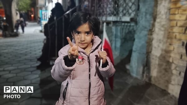 هم‌نواییِ قلب‌ها در مسیرِ ظهور؛ فریاد «یا مهدی» در راهپیماییِ بصیرت