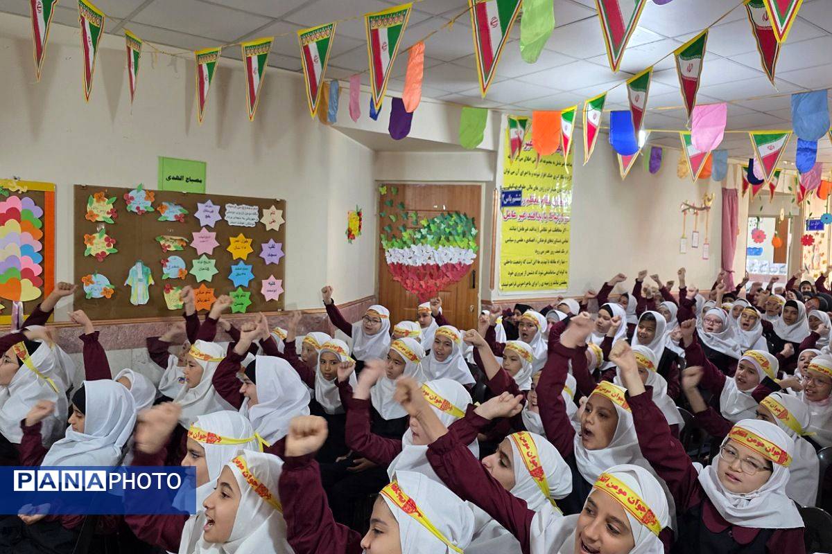 صدای طنین انداز زنگ انقلاب همراه با جشن ایرانمون در دبستان کوثر جوادآباد