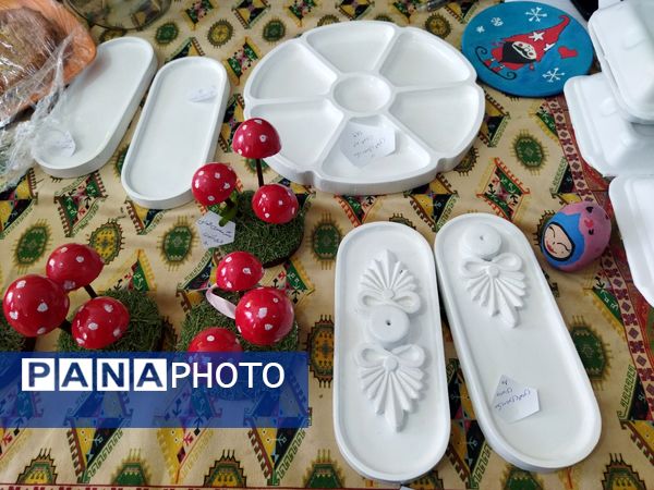 بازارچه دست‌سازه‌های دانش‌آموزان شهر راز