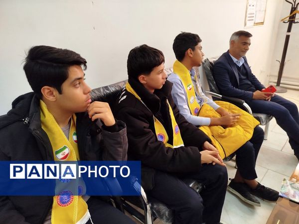 جلسه شورای دانش‌آموزی دبیرستان پسرانه متوسطه اول سما شهرستان کاشمر به مناسبت ایام دهه فجر 