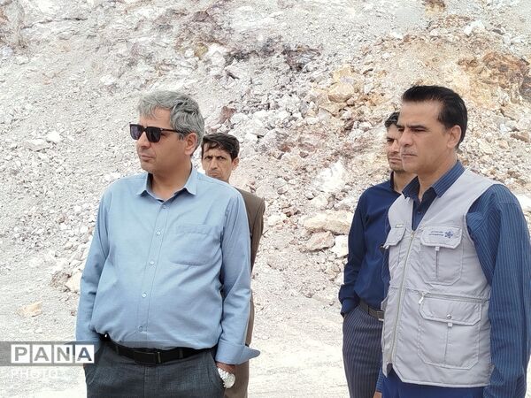 بازدید فرماندار کاشمر از معدن کائولن 