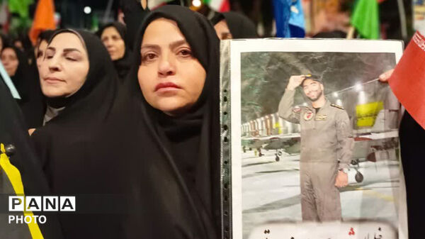 حضور پرصلابت مردم کوهدشت در اجتماع شبانه