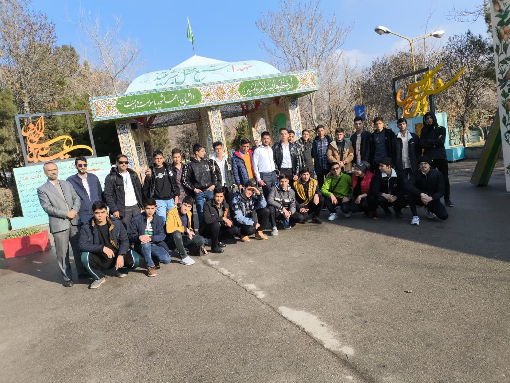 دانش‌آموزان خراسان جنوبی به عمره اعزام شدند