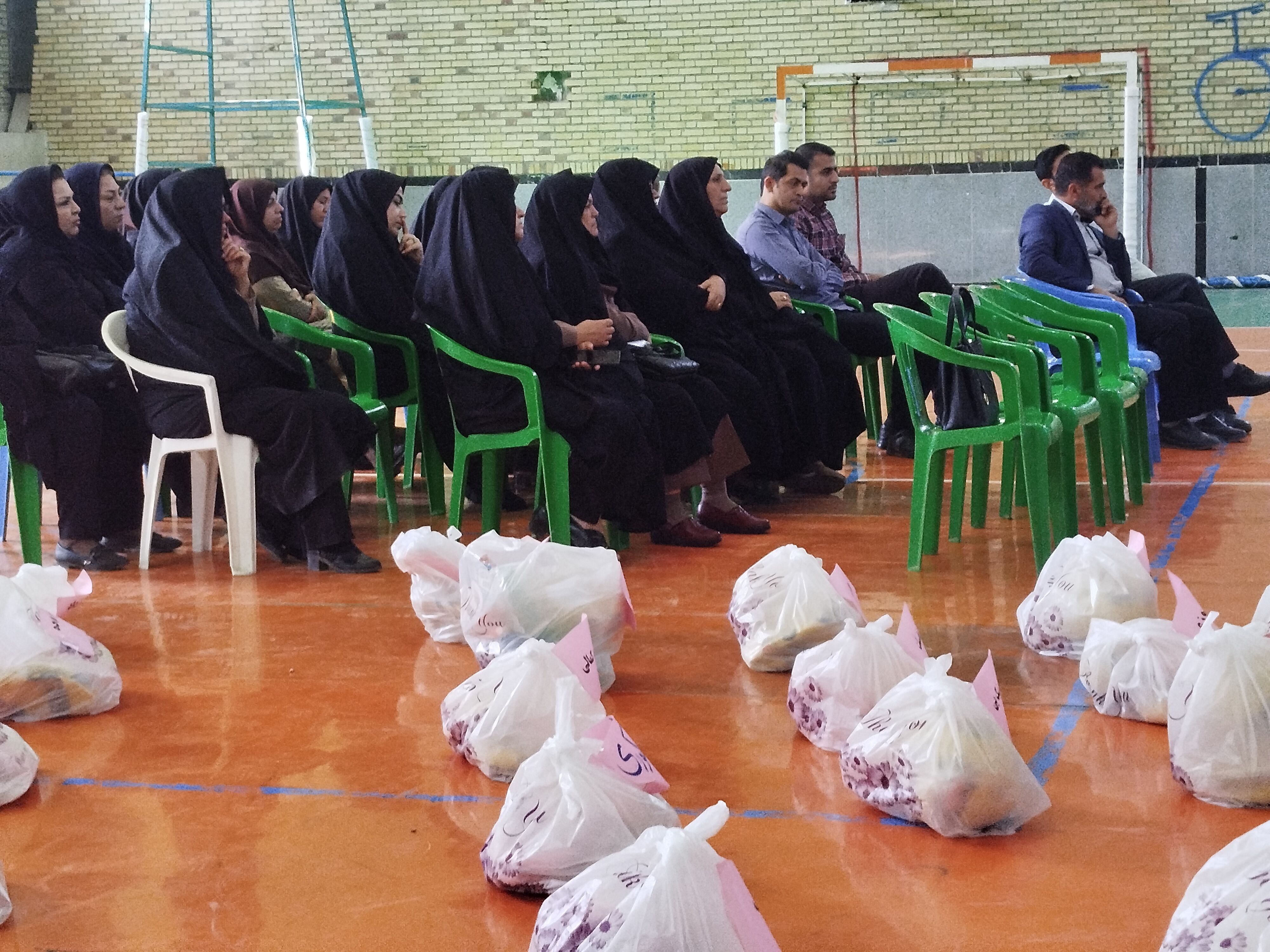 اعزام کاروان تجهیزات ورزشی - بهداشتی مهر بانشاط به مدارس فاروج 