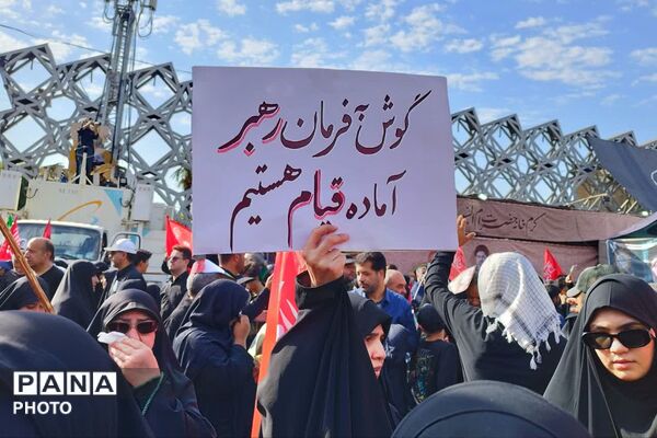 خروش ملت در بدرقه پیکر رهبر شهید