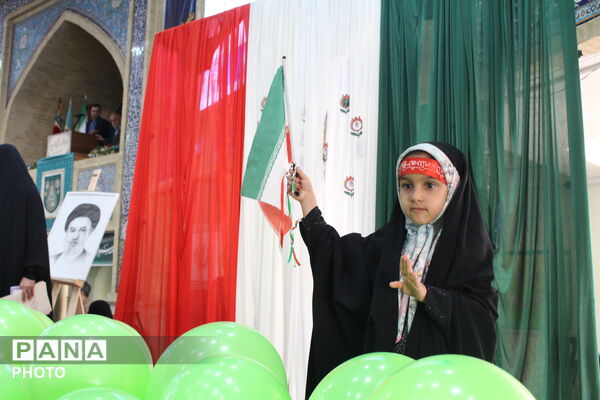 همدان میزبان «بزرگترین نماز جمعه دخترانه»