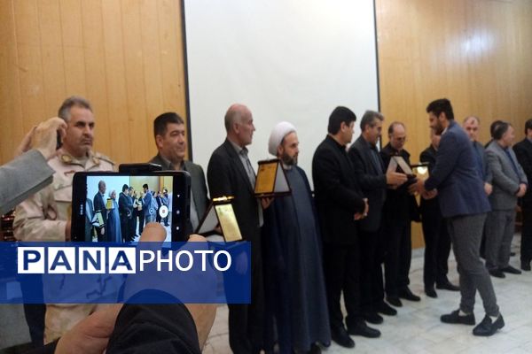 همایش تجلیل از رتبه‌های برتر کنکور در شهرستان مرزی پارس آباد مغان
