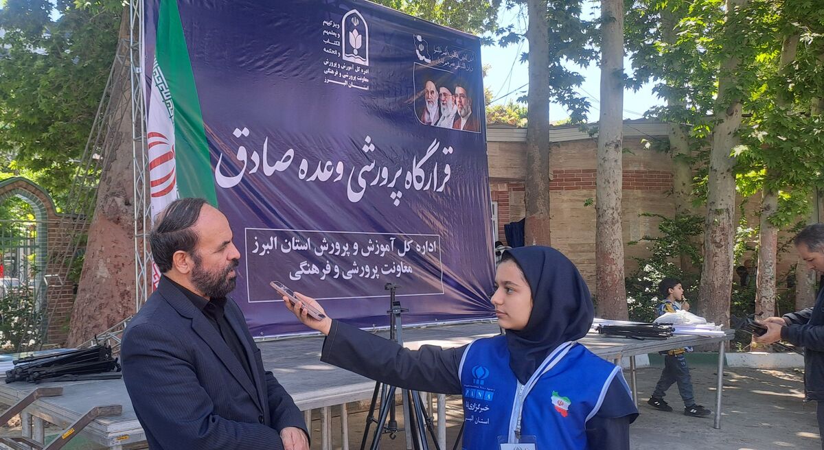 معلمان با جهاد فرهنگی، نسل آگاه و انقلابی را تربیت کرده‌اند