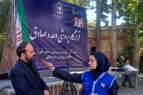 معلمان با جهاد فرهنگی، نسل آگاه و انقلابی را تربیت کرده‌اند
