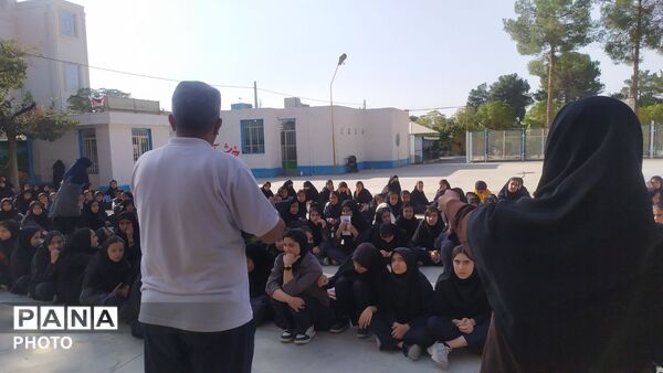 المپیاد درون مدرسه ای در دبیرستان فرهیختگان 