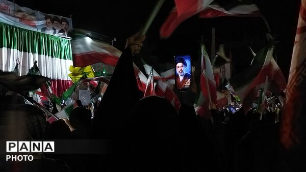 دومین اربعین حضور مردم غیور نیشابور همزمان با دومین سالگرد شهادت شهدای خدمت