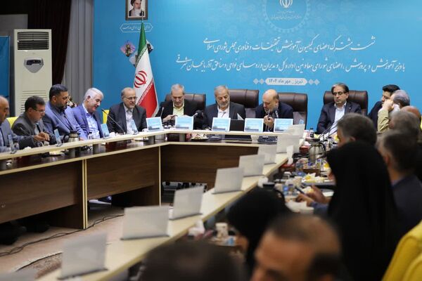 نشست مشترک کمیسیون آموزش، تحقیقات و فناوری مجلس با وزیر آموزش و پرورش 