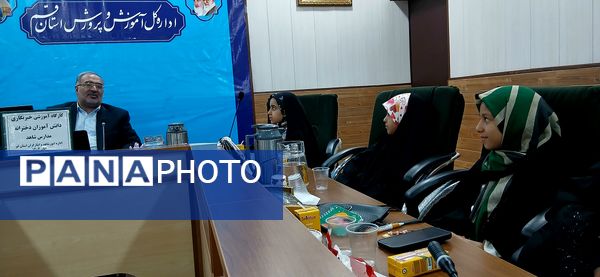 کارگاه مهارت خبرنگاری دانش‌آموزان مدارس شاهد قم