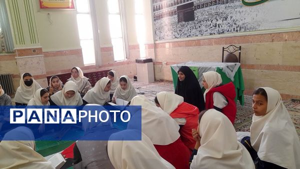  بزرگداشت شهادت مجاهد شهید سیدحسن نصرالله با برگزاری مراسم ختم قرآن در دبیرستان فاطمیه ملارد