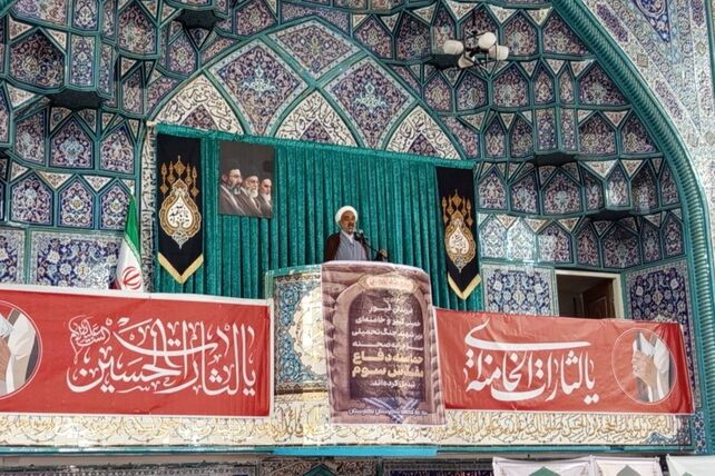 نماز جمعه؛ نمایش همبستگی مردم