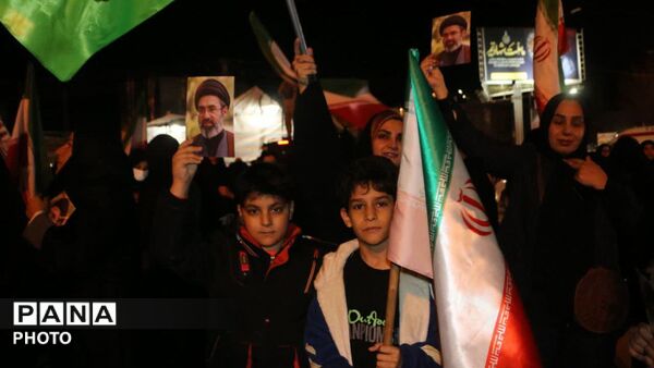 دهه نودی‌ها هم به میدان آمدند