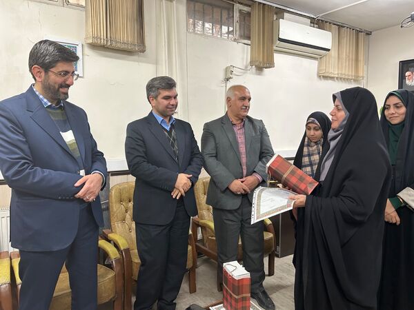  تقدیر از راهبران قطبی سازمان دانش اموزی شهرستانهای تهران