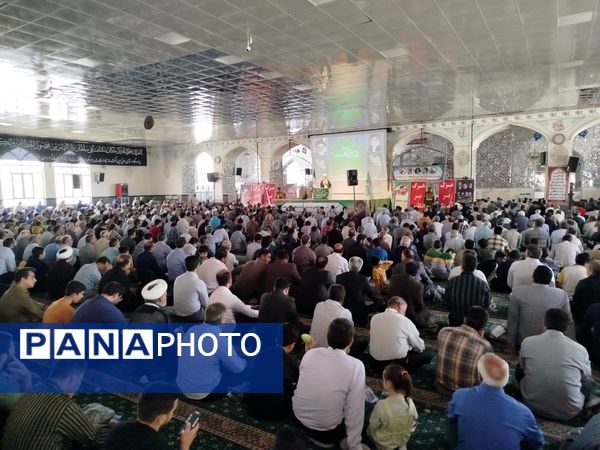 نماز جمعه شهرستان کاشمر با حضور پر رنگ مردم برگزار شد 