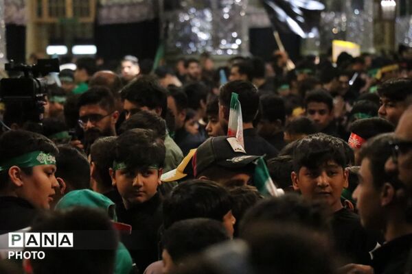 طنین «احلی من العسل» در حرم؛ عهد دوباره نوجوانان با عاشورا