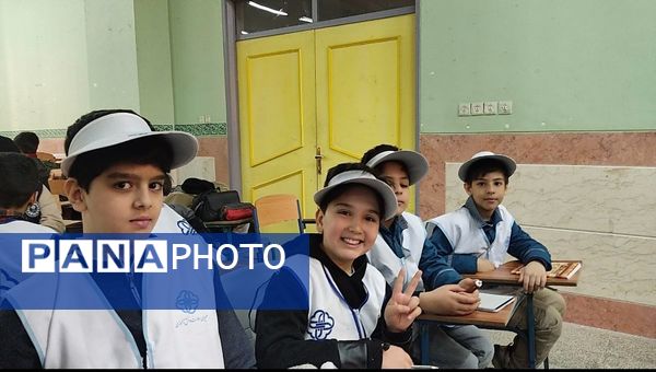 رقابت علمی و مهارتی سفیران سلامت در رباط کریم؛ گامی برای ارتقای آگاهی بهداشتی دانش‌آموزان