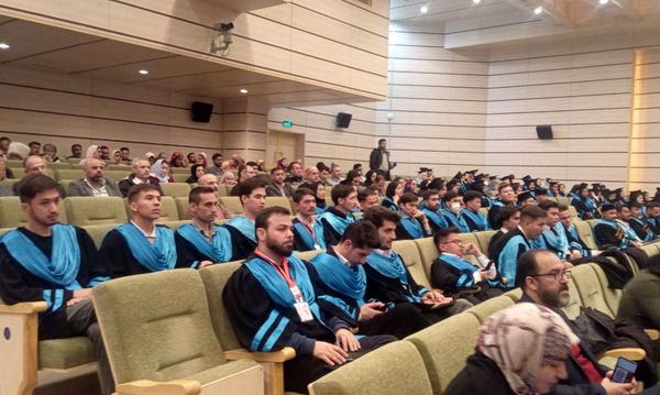 آیین نکوداشت دانش‌آموختگان بین‌المللی دانشگاه‌های ایران در دانشگاه شیراز