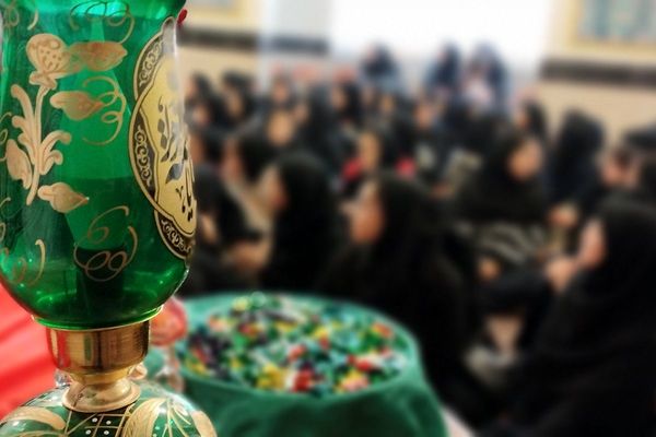جشن نیمه شعبان در دبیرستان دخترانه صدیقه طاهره ناحیه یک شهرری 
