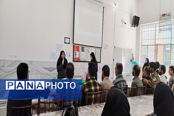 اولین جلسه انجمن اولیا و مربیان در دبیرستان شهید مجید دهنوی