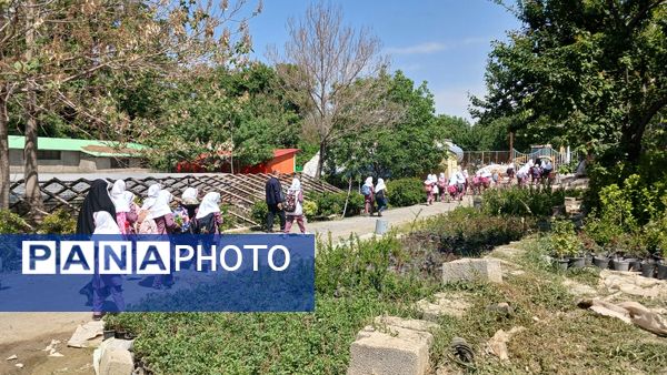 بازدید دانش‌آموزان مدرسه ایران از فضای سبز شهرداری ملارد به مناسبت روز زمین پاک