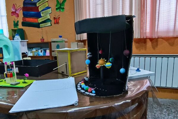 هفته پژوهش فرصتی برای شکوفایی استعدادهای علمی دانش‌آموزان مدرسه شهید باهنر