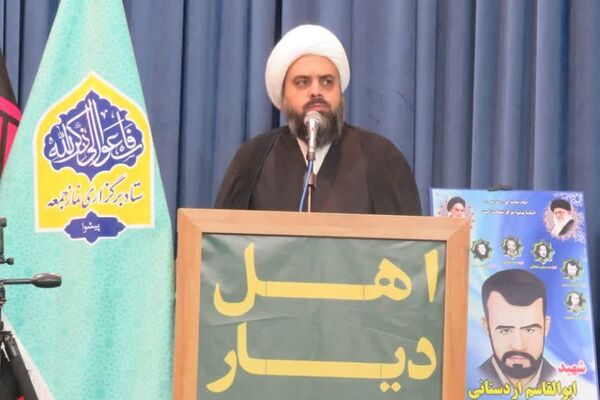  پیشوا در شب وداع؛ عالمان دینی و مسئولان با امام خویش پیمان دوباره بستند