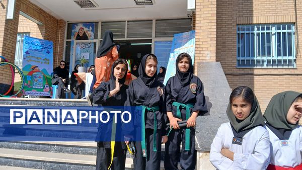 برگزاری جشن هفته تربیت‌بدنی در مدرسه ام‌ابیها 