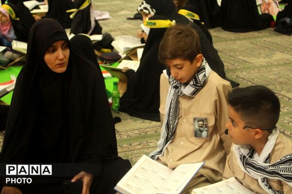  ۵۰۰ حافظ با شهدای بیت رهبری تجدید پیمان کردند