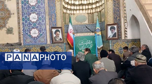 اقامه نماز پرفیض جمعه در سمنان