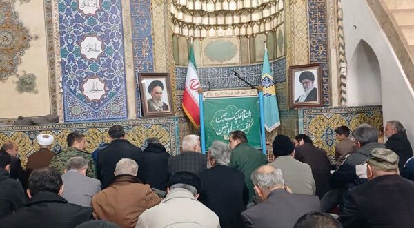 اقامه نماز پرفیض جمعه در سمنان