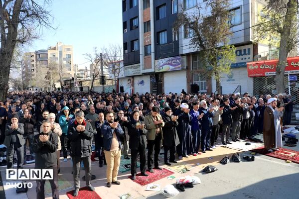 اقامه نماز عید سعید فطر در کمالشهر کرج