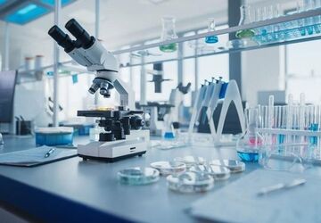 زنگ آزمایشگاه در دبیرستان عشایری یادگار ولایت