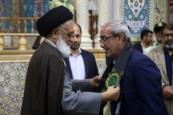 آیین سیاهپوشی حرم حضرت معصومه(س) در آستانه ماه عزاداری سیدالشهدا(ع)