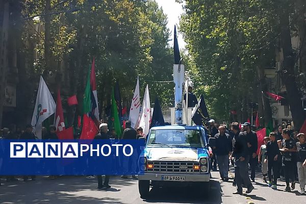 راهپیمایی اربعین در شهریار؛ اشک، عشق و ارادت به امام حسین(ع)