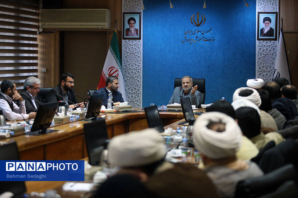 دیدار وزیر آموزش و پرورش با مسئولان اتحادیه انجمن‌های اسلامی دانش‌آموزی سراسر کشور