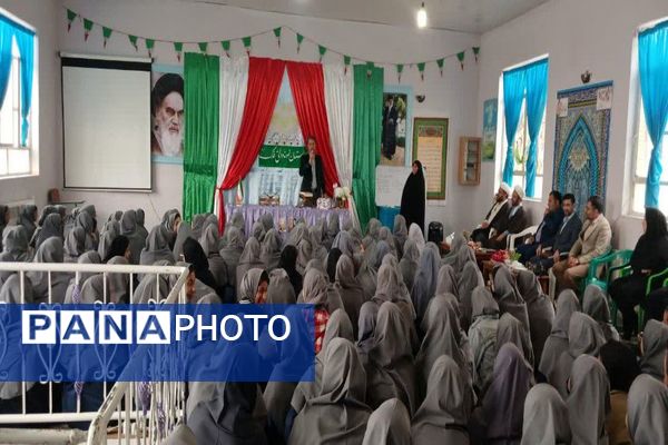 برگزاری جشن دهه کرامت و روز دختر در مدرسه نمونه دولتی فدک