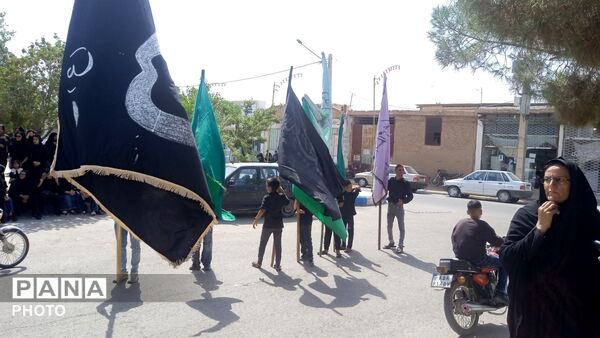 نخل گردانی در روستای فدافن،تاسوعایی به یادگار از کربلا 