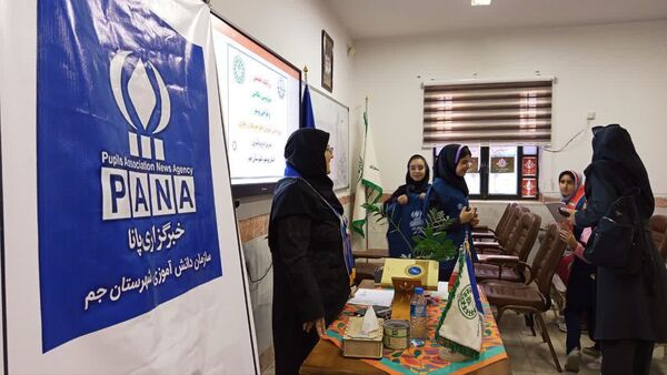 برگزاری کارگاه تخصصی خبرنویسی، عکاسی و طراحی پوستر ویژه دانش‌آموزان دختر در شهرستان جم