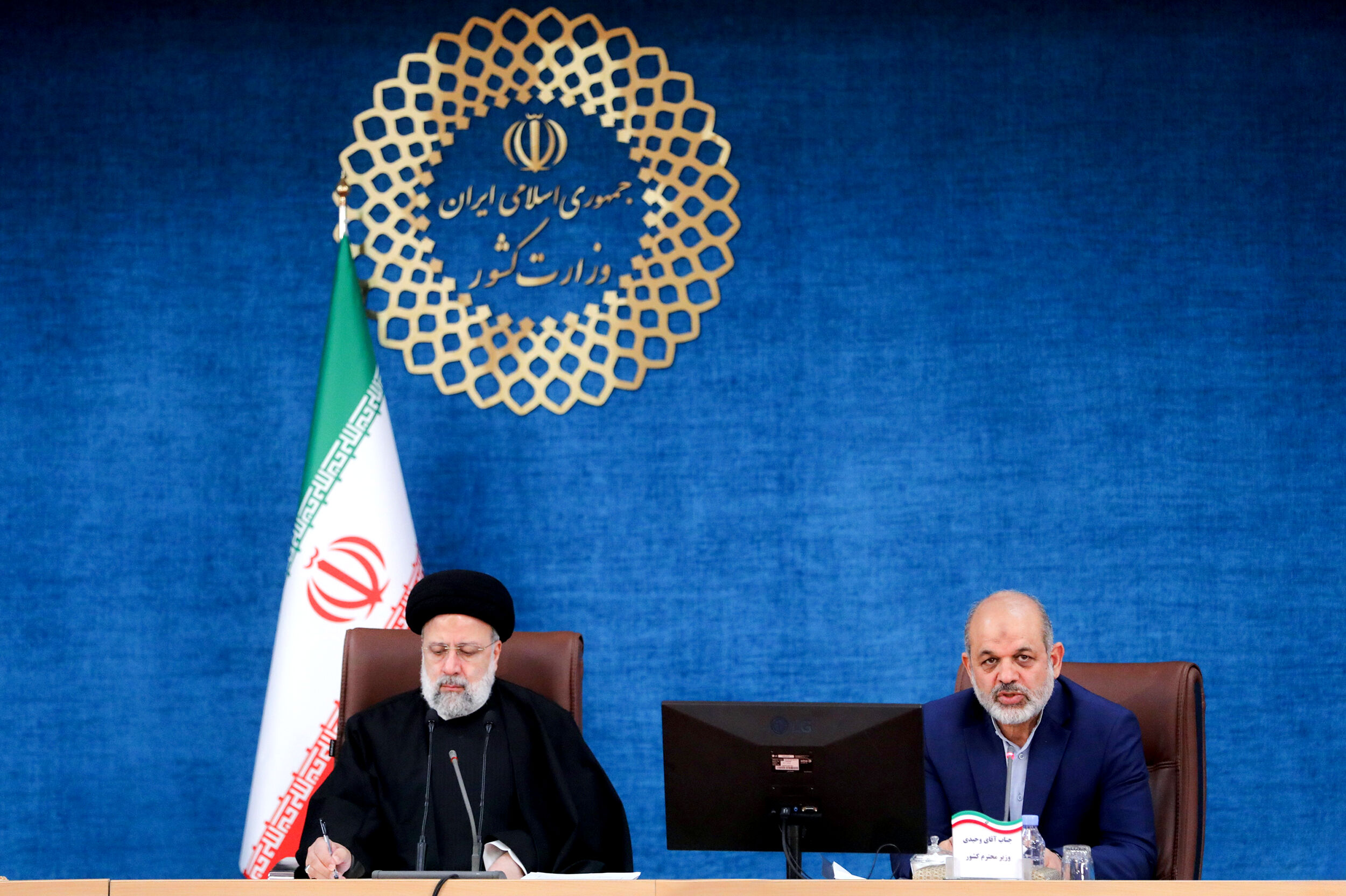 تاکید آیت‌الله رئیسی بر توجه به ظرفیت‌های بخش تعاون در تحقق شعار سال