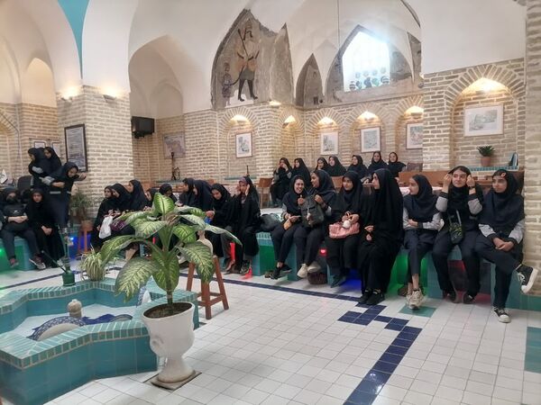 اردوی یزدگردی دانش‌آموزان پایه نهم دبیرستان فاطمه‌الزهرا (س)