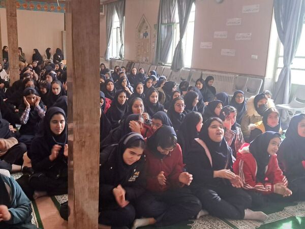 جشن ایرانمون دبیرستان انیس خوشقدم در اعیاد شعبانیه 