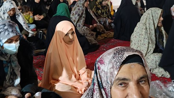 حضور پرشور دانش‌آموزان و فرهنگیان در نماز جمعه یاسوج