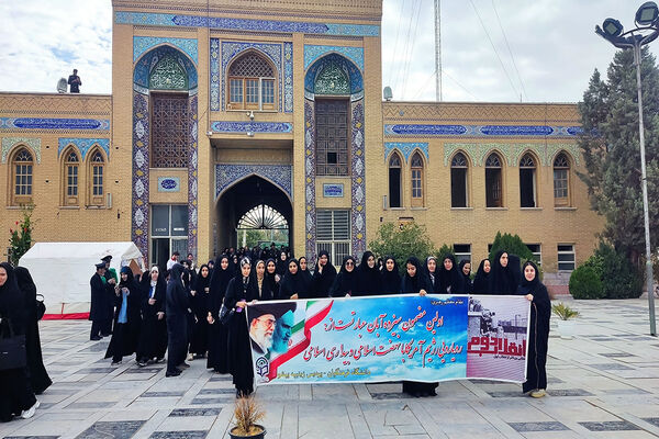 راهپیمایی استکبارستیزی شهرستان پیشوا در روز دانش‌آموز