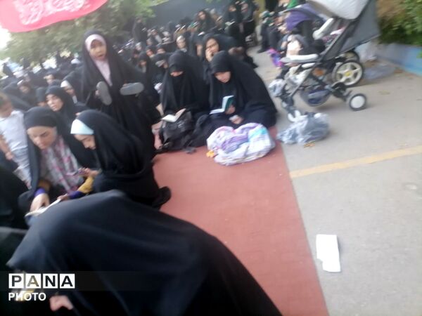 دعای پرفیض عرفه در موسسه جوانان آستان قدس رضوی